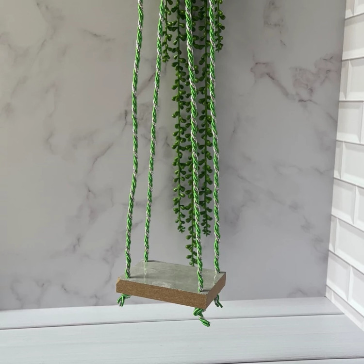 تاب آویز مناسب عروسک